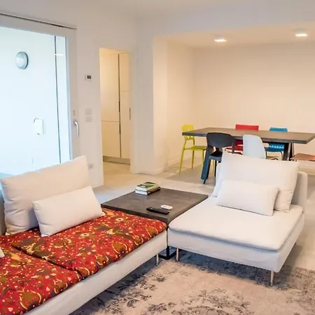 Brand New Design - 2 2 Bath 2 Carpark Apartman