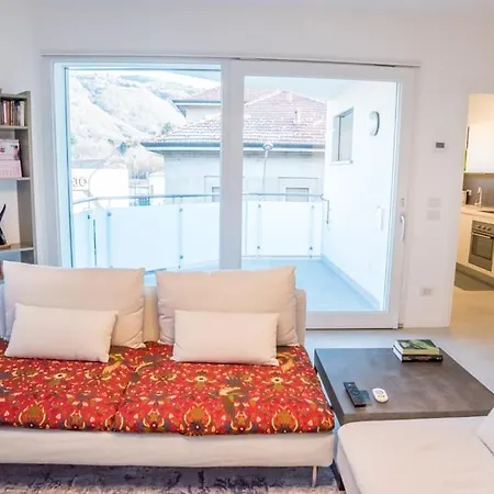 Brand New Design - 2 2 Bath 2 Carpark