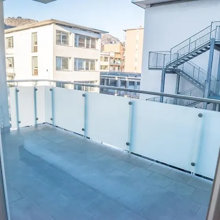 Brand New Design - 2 2 Bath 2 Carpark Appartement *