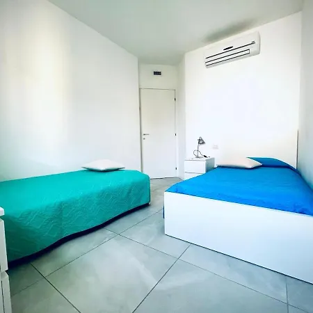 Brand New Design - 2 2 Bath 2 Carpark * Côme