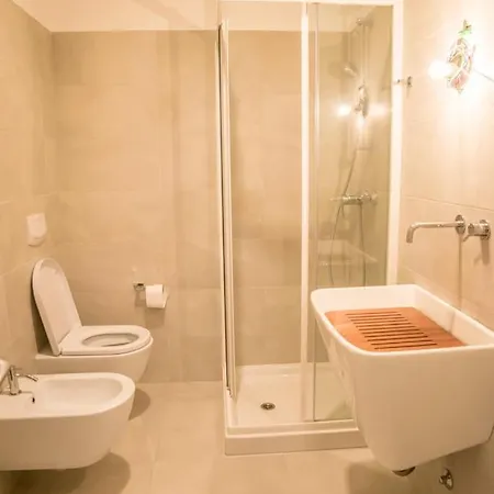 Brand New Design - 2 2 Bath 2 Carpark * Όπως