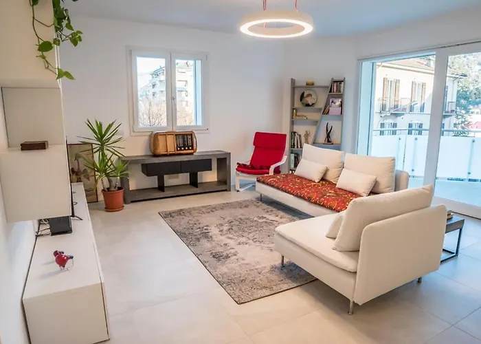 Brand New Design - 2 2 Bath 2 Carpark Como