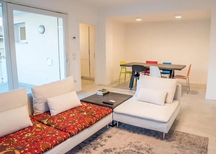 Brand New Design - 2 2 Bath 2 Carpark Apartament